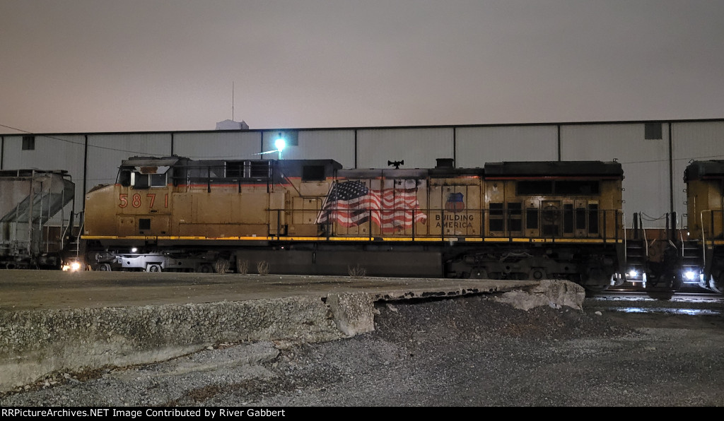 Union Pacific 5871